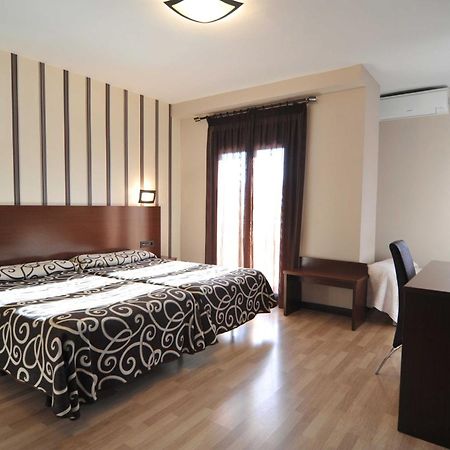 Hotel Ciudad De Plasencia Kültér fotó