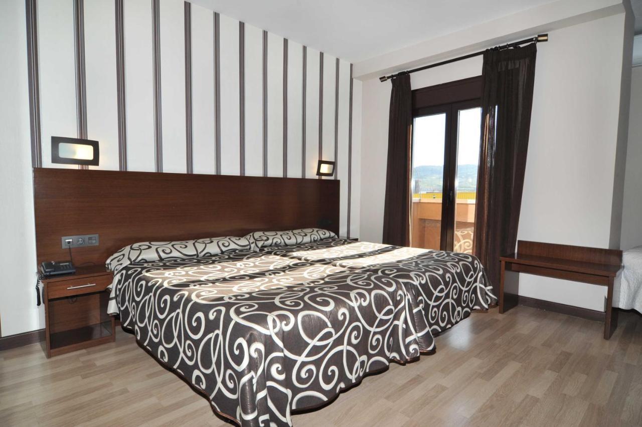 Hotel Ciudad De Plasencia Kültér fotó