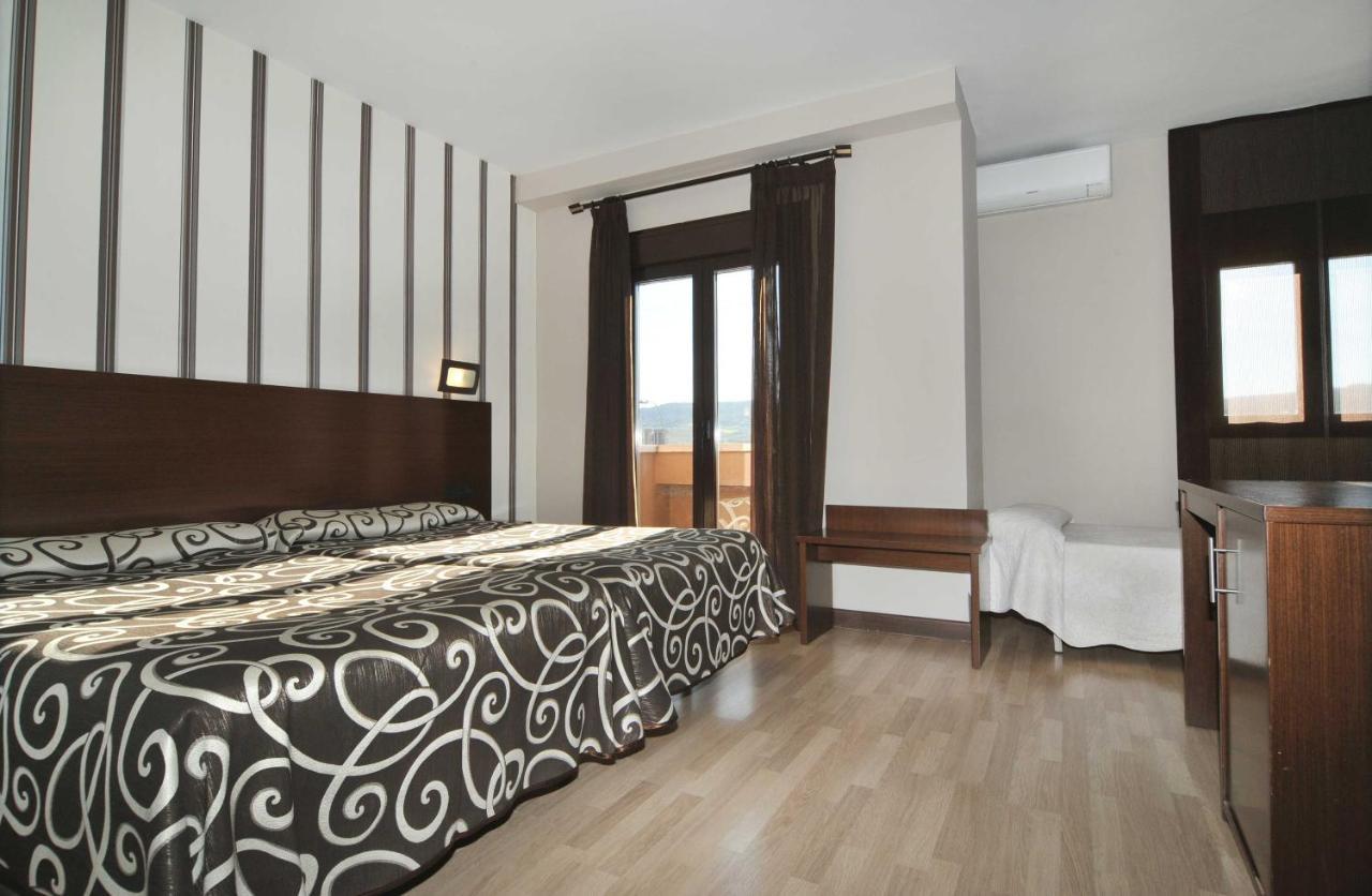 Hotel Ciudad De Plasencia Kültér fotó
